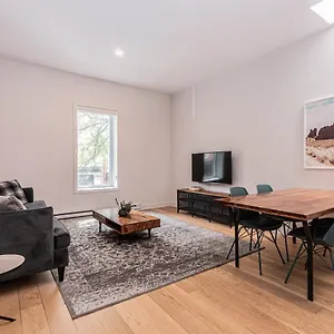  Appartement Cool And Clean Flat By Atwater Market By Den Stays Canada