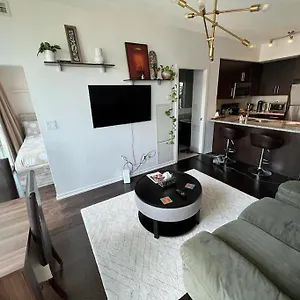  Appartement 2-bdrm And 1 Den 3 Bed With 2 Bath - Walking Distance To Scotiabank Arena, Cn Tower, Union Station, Ripleys With Free Parking Canada