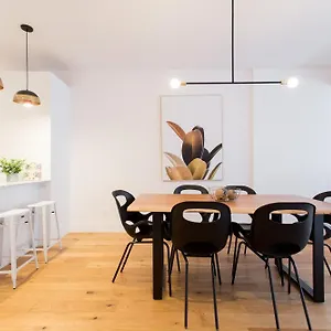  Appartement Hip, Stylish In Little Italy By Den A Canada