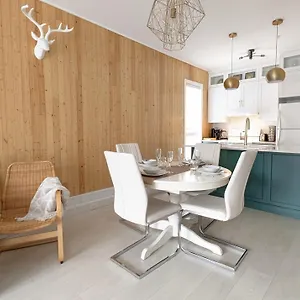  Appartement La Vie Est Belle: Free Parking, Gym, Rooftop Terrace Canada