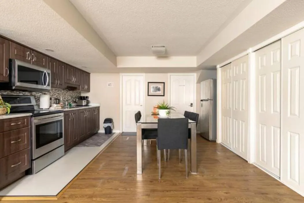 Self Check-In Spacious Apartment With Full Kitchen Ottawa 0*,  Canada