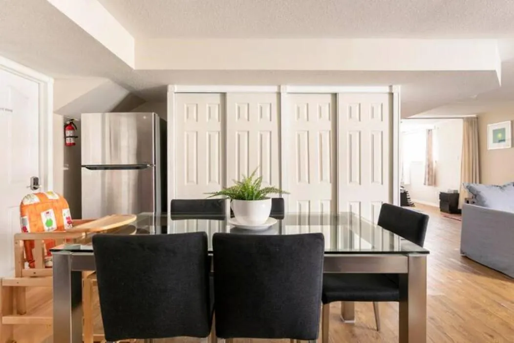 Self Check-In Spacious Apartment With Full Kitchen Ottawa