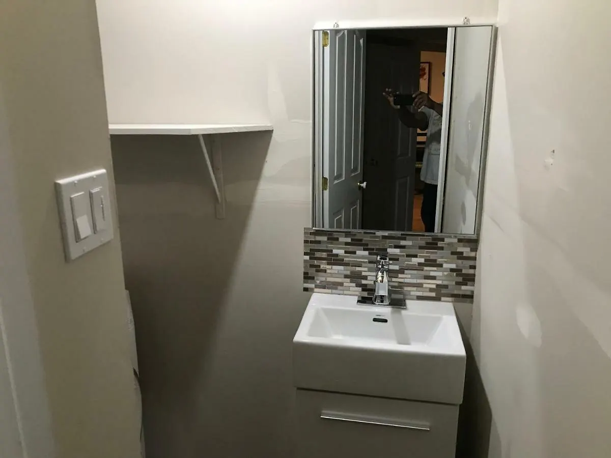 Self Check-In Spacious Apartment With Full Kitchen Ottawa